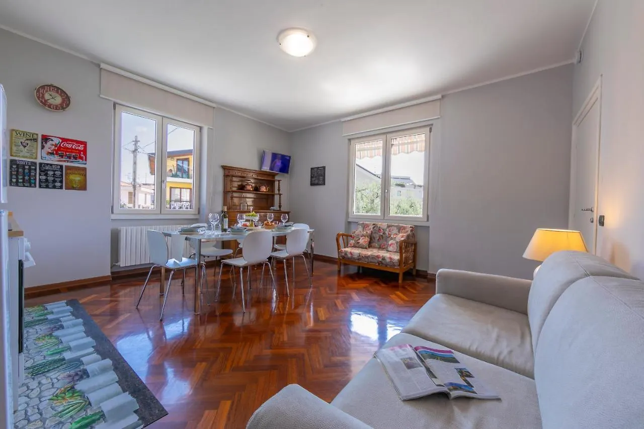 Appartamento La Maison Fleurie Desenzano del Garda 0*,  Itália