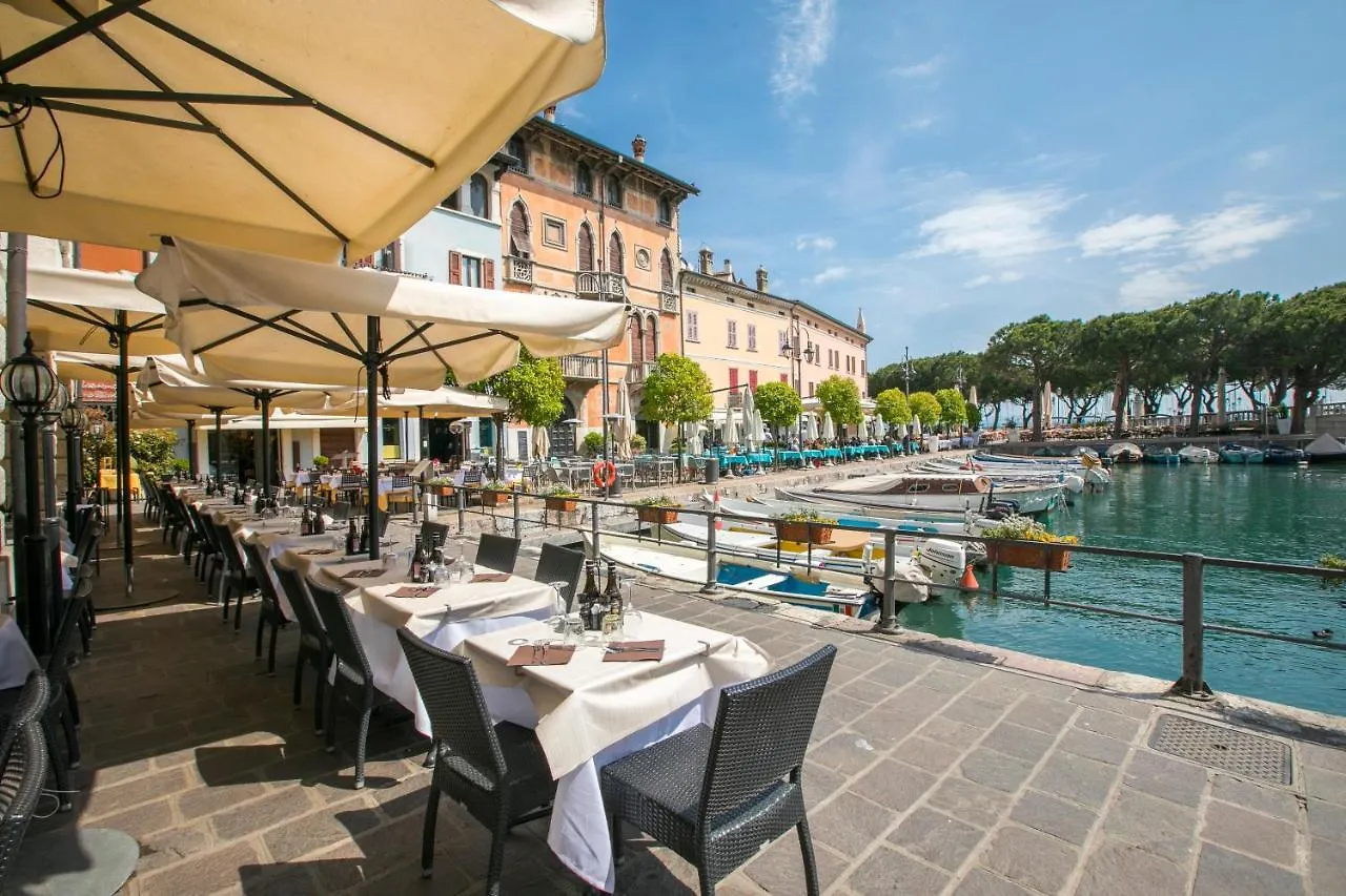 Apartment Appartamento La Maison Fleurie Desenzano del Garda Italien