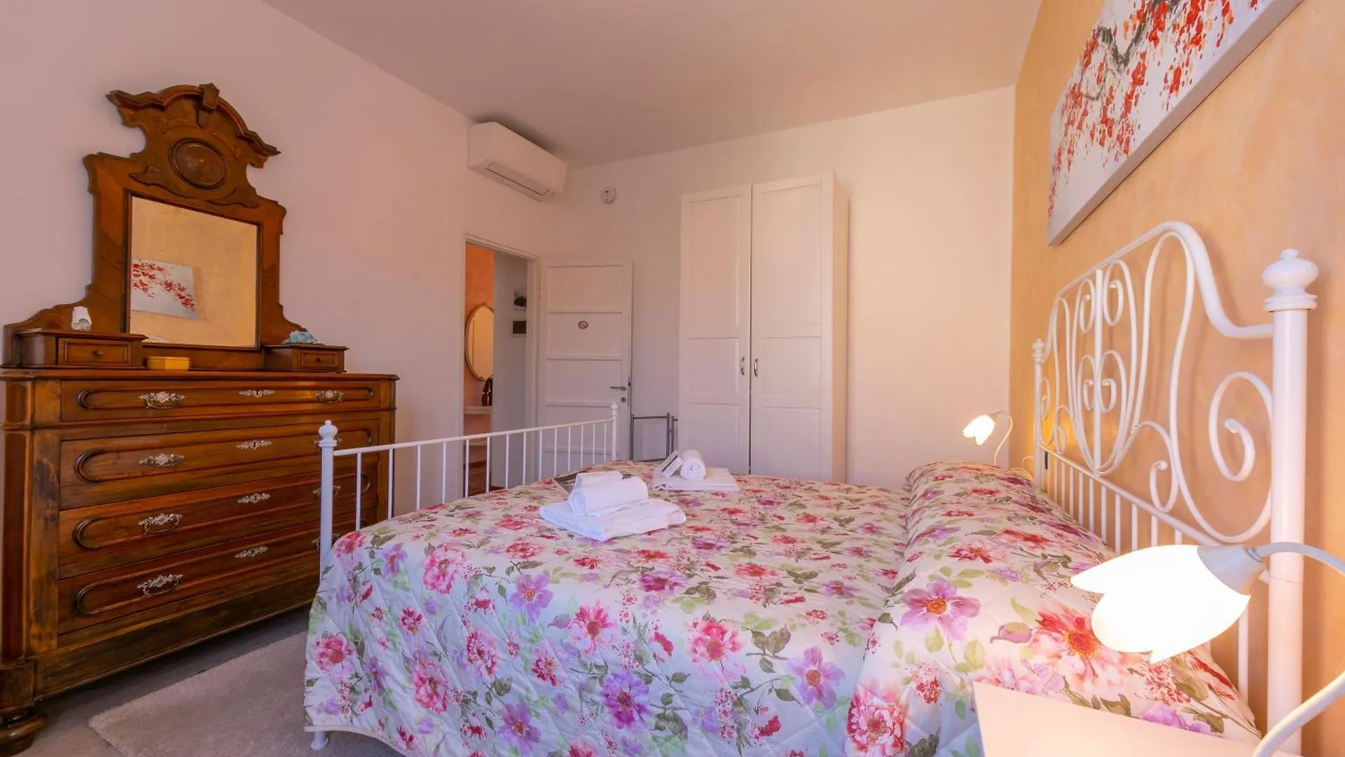 Appartamento La Maison Fleurie Desenzano del Garda 0*,  Itália