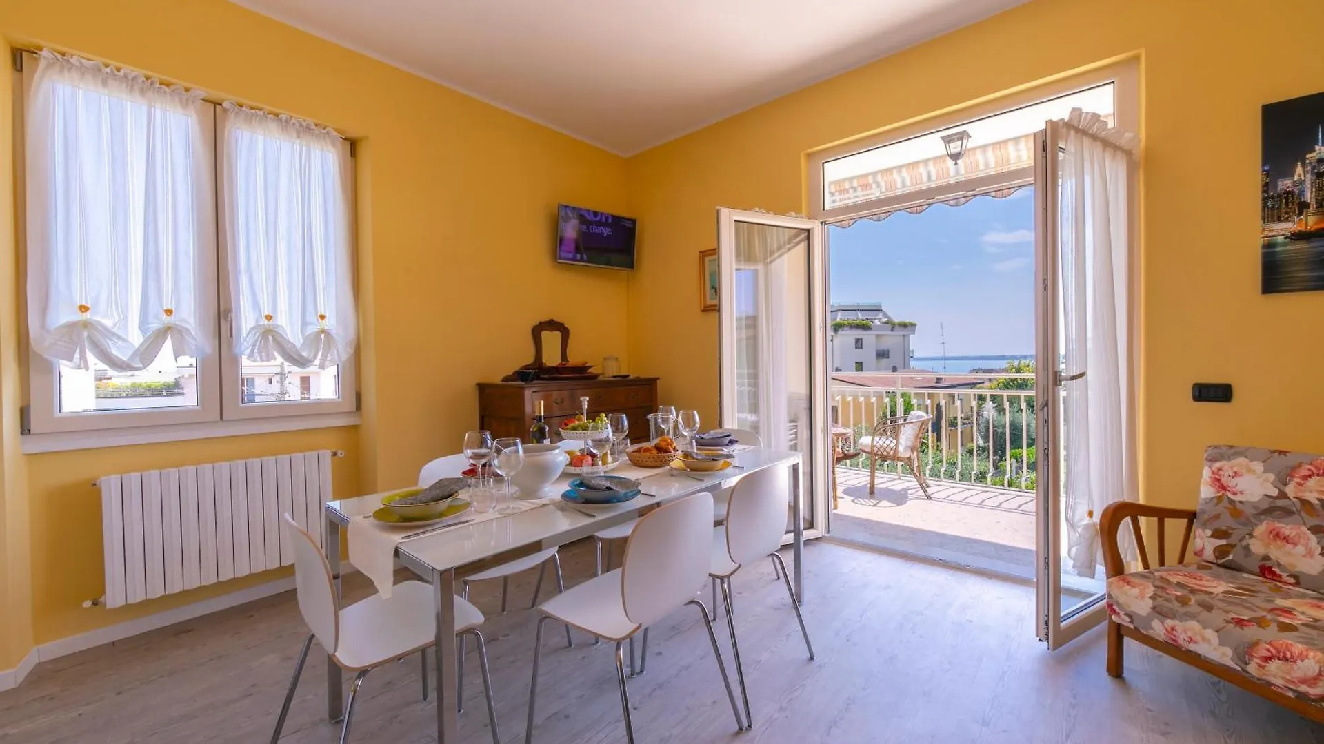Apartamento Appartamento La Maison Fleurie Desenzano del Garda Itália